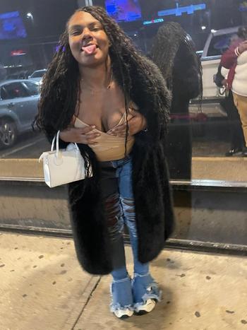 Dusssa, 23  female escort, Lafayette