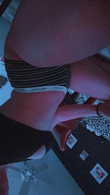 Kash , 23  female escort, Lafayette